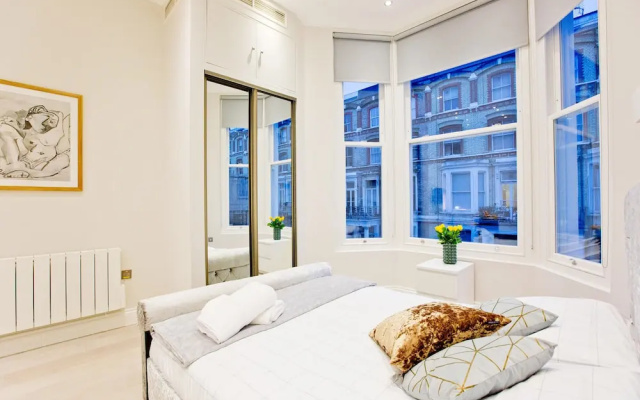 High Street Kensington Apartments by Flying Butler