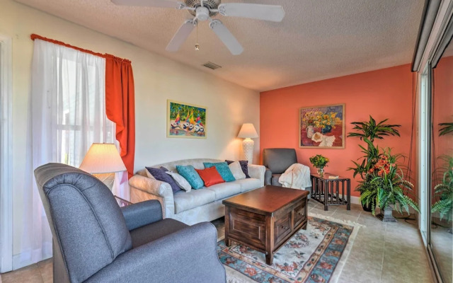 Lovely Lady Lake Home w/ Resort Amenities & Lanai!