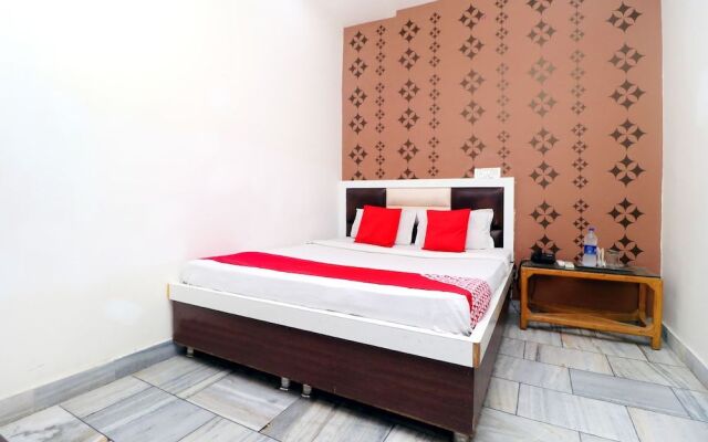 Oyo 40853 Hotel Classic