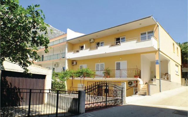 One-Bedroom Apartment with Sea View in Baska Voda