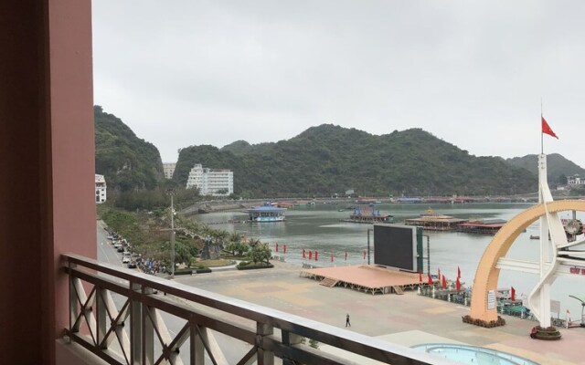 Cat Ba Seaview Hotel