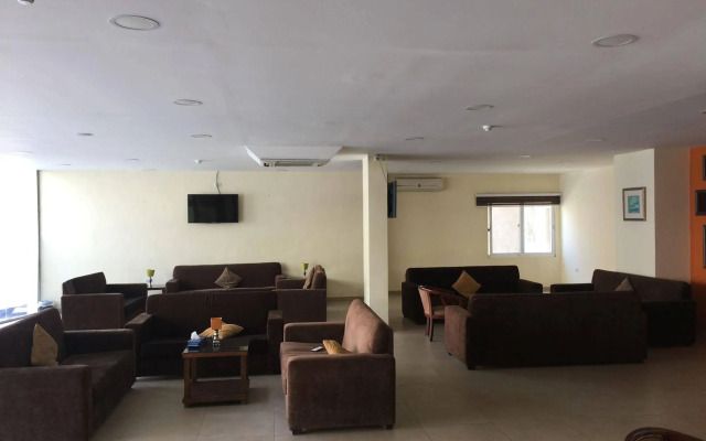 Zaina Plaza Hotel