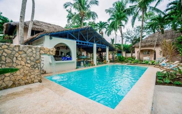 Mad Monkey Panglao