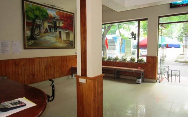 Ngoc Khanh Hotel
