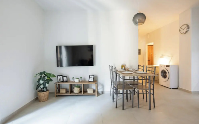 Theai 1-Bedroom Apartment in Athens