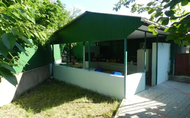 Guest House on Sportivnaya 1a