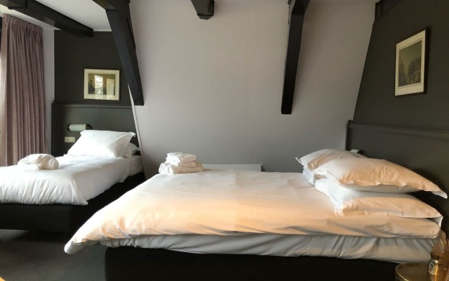 Supper Hotel