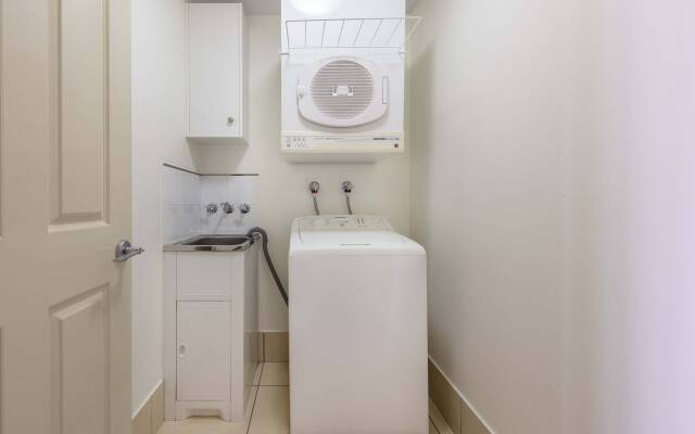 Piermonde Apartments - Cairns