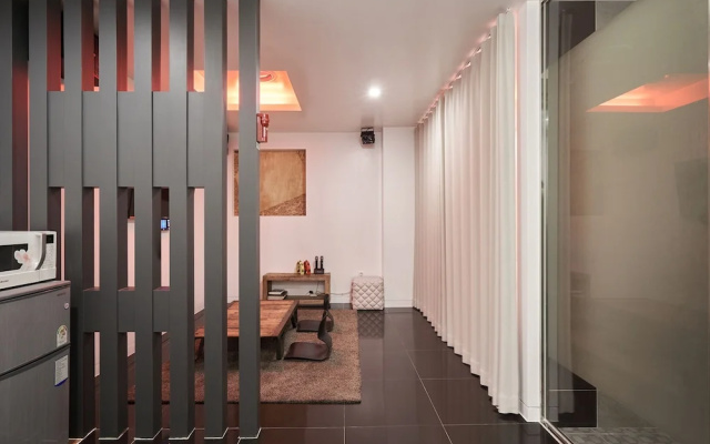 Show Hotel