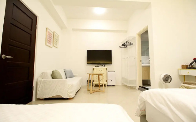 Mooon House