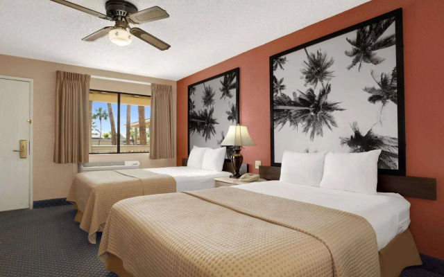 Super 8 by Wyndham El Centro