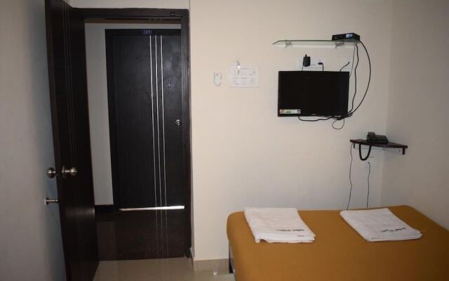 Maxistay Airport Hotel