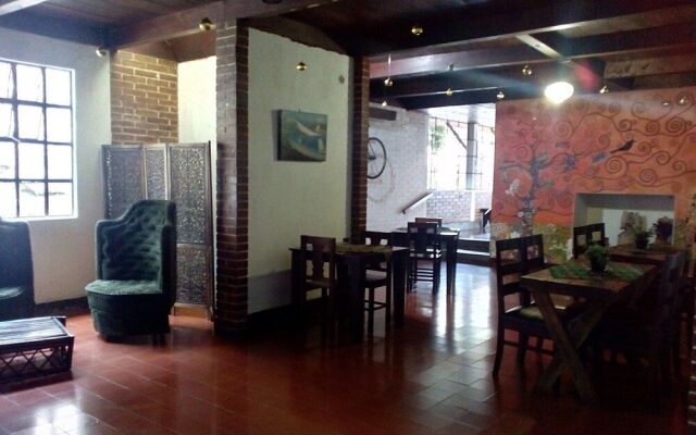 Hostel y Restaurante Casa Jacaranda