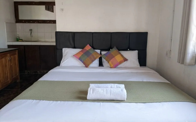 Inn Between Hostel – Guest Rooms – Ubud