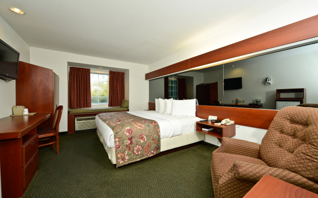 Americas Best Value Inn & Suites Lake Charles at I-210 E 5