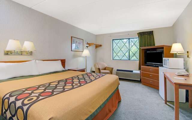 Super 8 by Wyndham Stamford/New York City Area