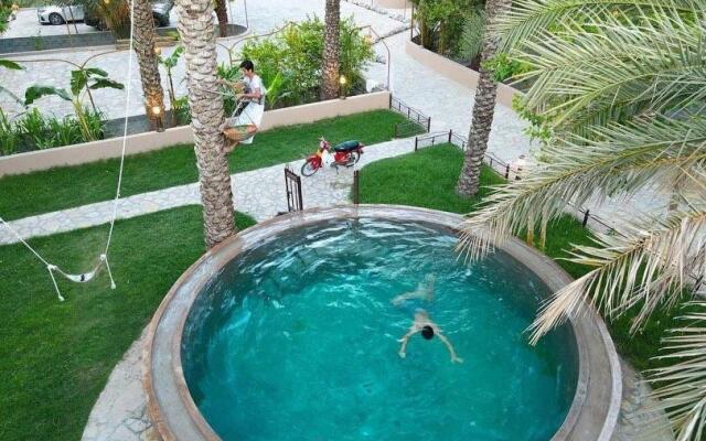 Al Bustan Inn