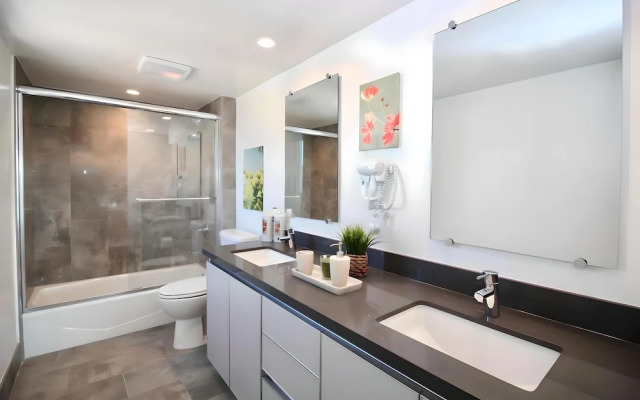 Los Angeles Deluxe Suites - Free Parking