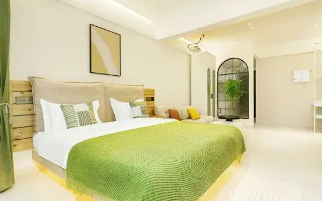 No.1 Courtyard Homestay (Lingshui Middle School HSBC Plaza)