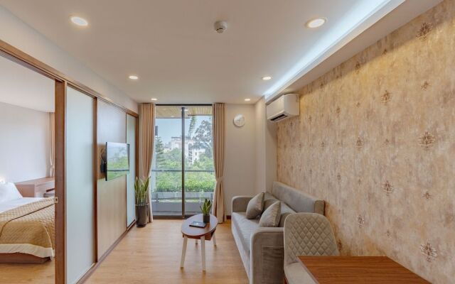 Moon West Lake Serviced Apartment