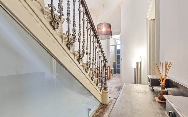 Brunswick Palace Opulent Mansion by sea