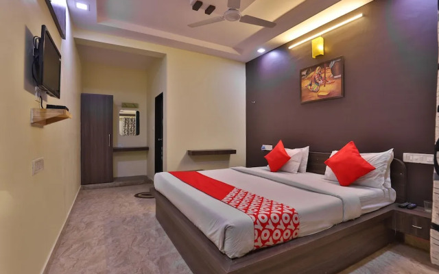 OYO Flagship 28024 Hotel Royal Palace