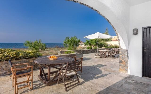 "platanias Beachfront Villa Elsa-90m To Main Square"