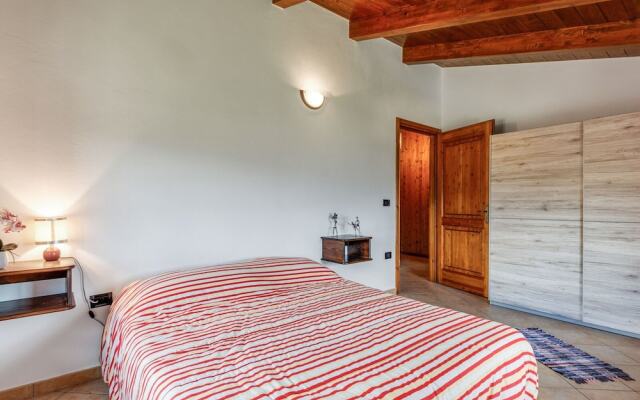 Chalet in Motta Santa Lucia in Greenery