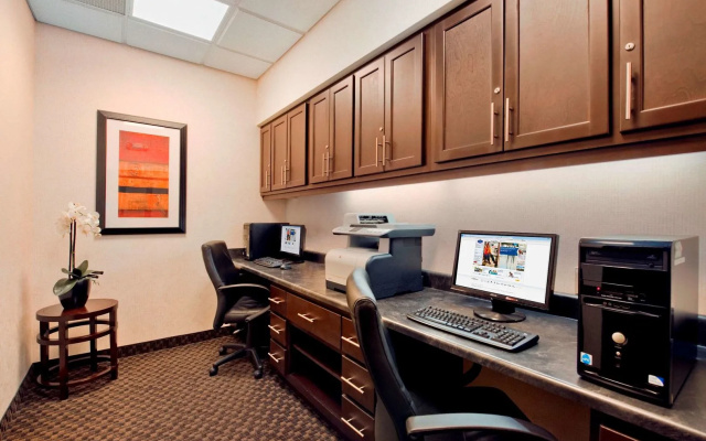 Hampton Inn & Suites Detroit / Airport - Romulus