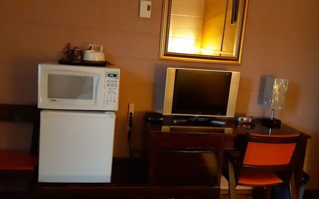 Pine Grove Motel