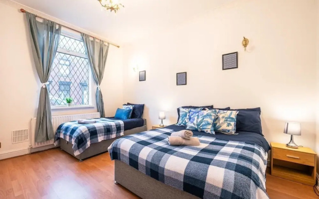 Rochdale Retreat - Spacious 4-bed House 8 Beds