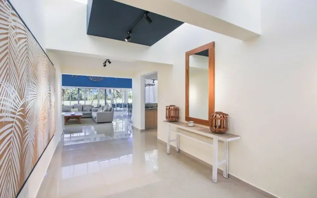 Golf Villa in Bavaro - Pool, Jacuzzi, Staff