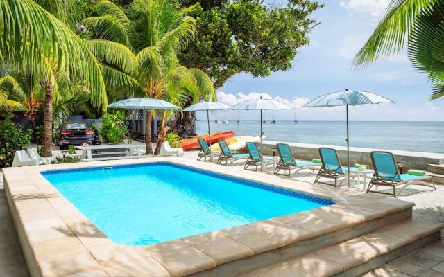 Le Nautique Luxury Beachfront Apartments