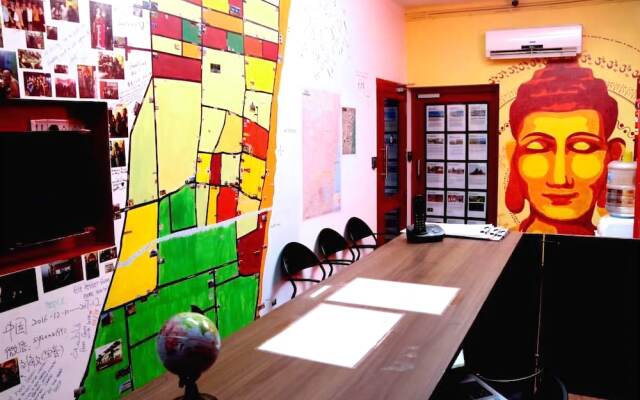 Redlollipop Hostel