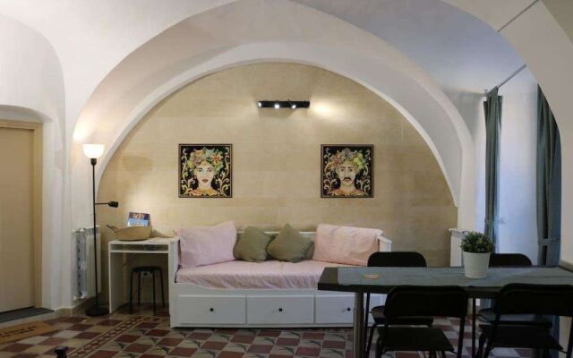 Via Vastea 43, tra il barocco e il mare