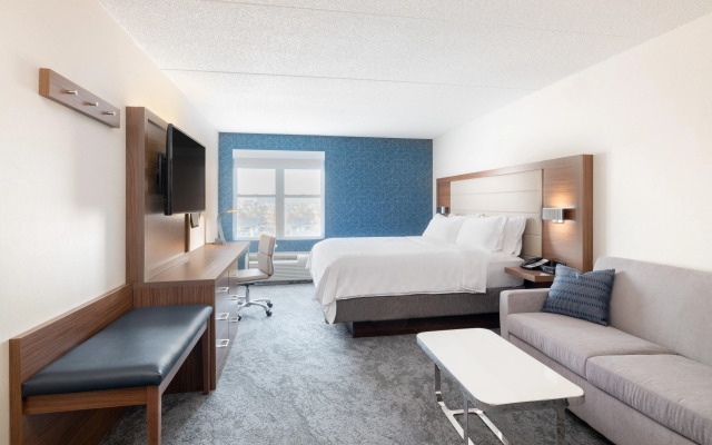 Holiday Inn Express & Suites Boston - Cambridge, an IHG Hotel