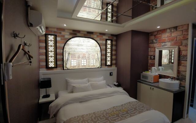 Apple Drive-in Hotel