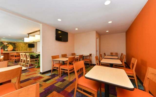 Baymont Inn and Suites Savannah Midtown