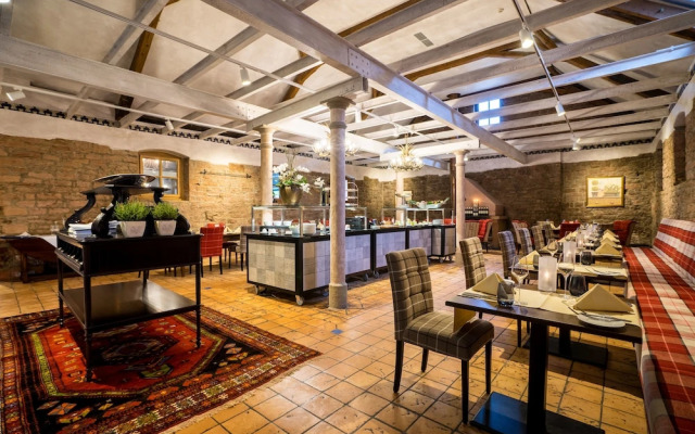 Schlosshotel Weyberhöfe