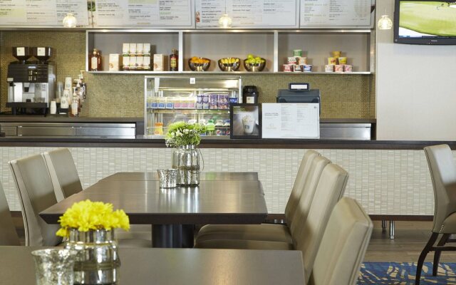 Courtyard by Marriott Woburn/Boston North