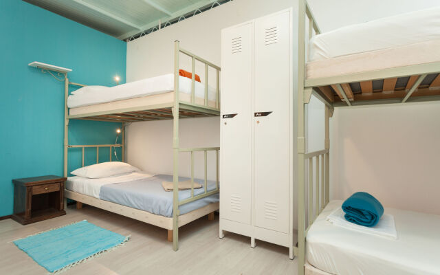 Roundabout Hostel - hostel