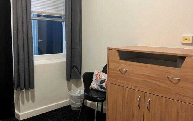 Star Bar Cafe and Hotel