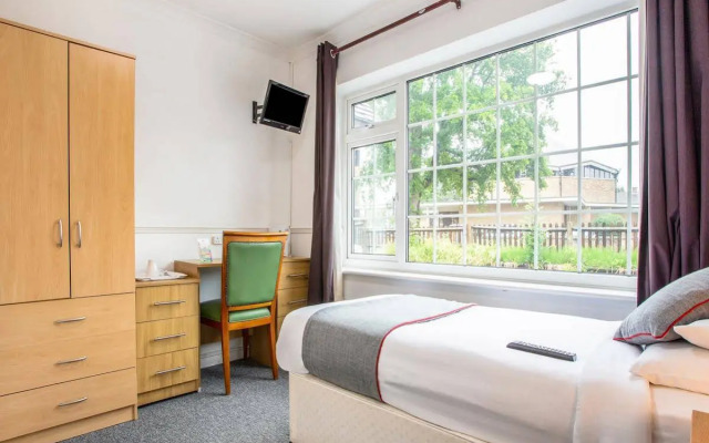 Flexistay Ambers Gatwick Aparthotel