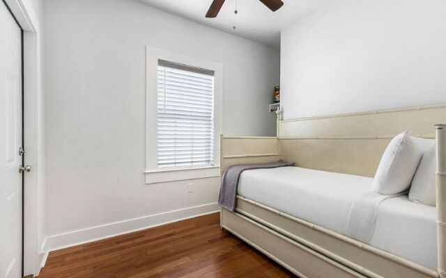 Spacious 5 Bedroom Near Magazine St & Uptown