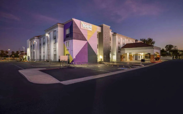 Spark by Hilton Glendale Phoenix North