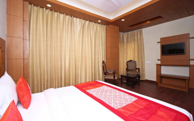OYO Premium 093 Near St George College