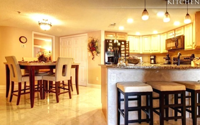 Beach Palms 402