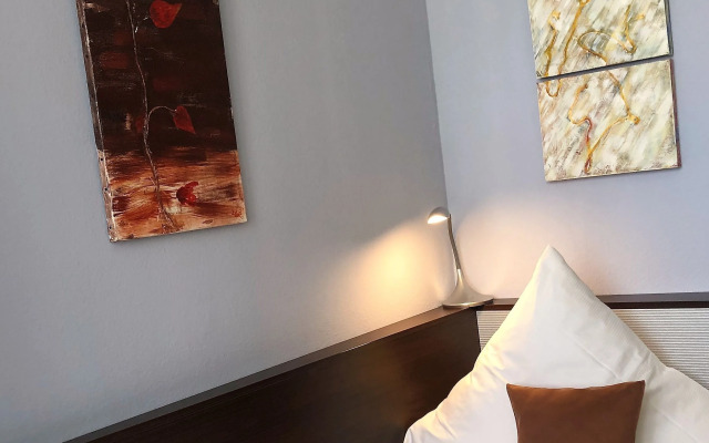 Hotel Stadt Hamburg am Fluss Saarbrücken