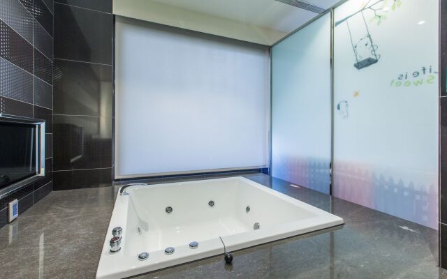 Sun Dialogue Hotel by Cosmos Creation