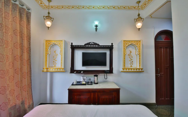 Fabhotel Shree Villas